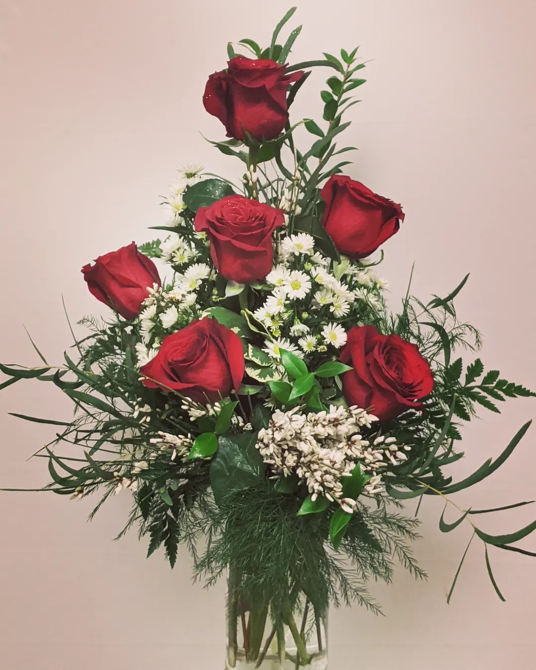 Tim's Touch Florist, Gifts & Flower Delivery :: Six Red Roses And A 